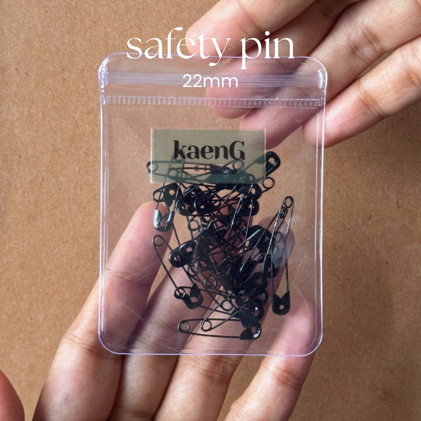 Simple 22mm Safety Pin (Travel-Friendly Ziplock Pack)