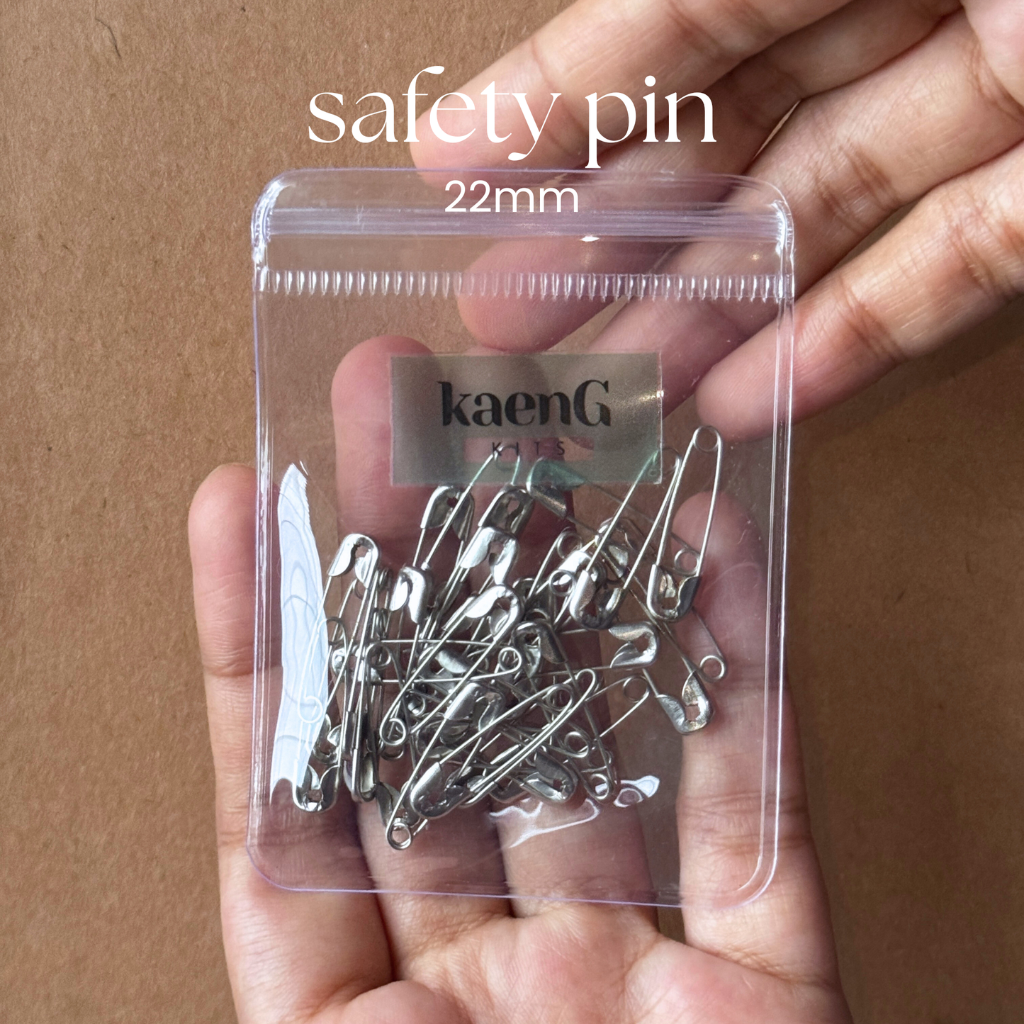 Simple 22mm Safety Pin (Travel-Friendly Ziplock Pack)