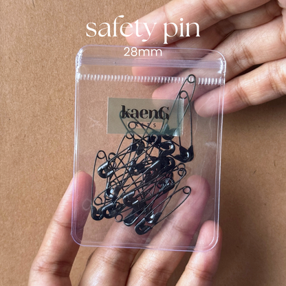 Simple 28mm Safety Pin (Travel-Friendly Ziplock Pack)