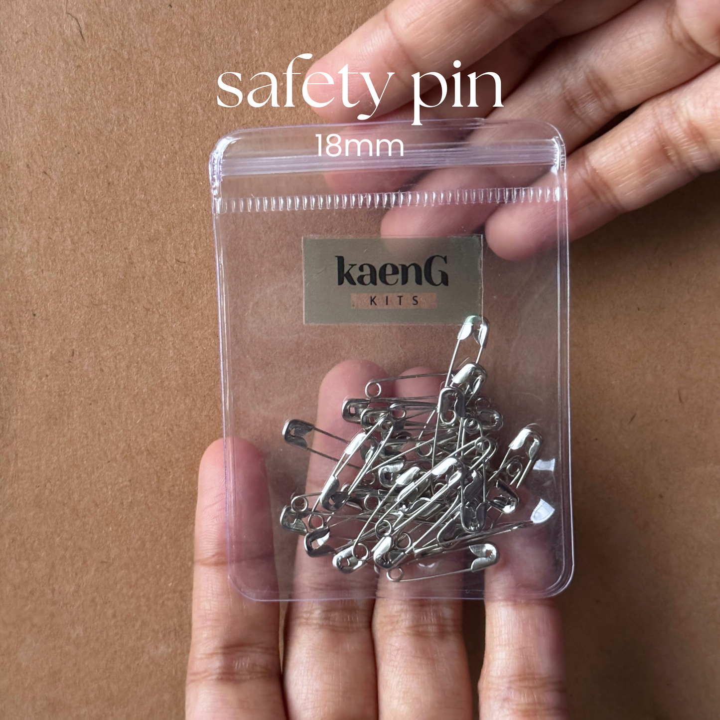 Simple 18mm Safety Pin (Travel-Friendly Ziplock Pack)