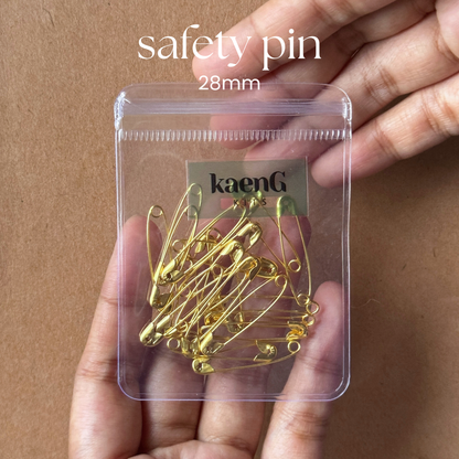 Simple 28mm Safety Pin (Travel-Friendly Ziplock Pack)