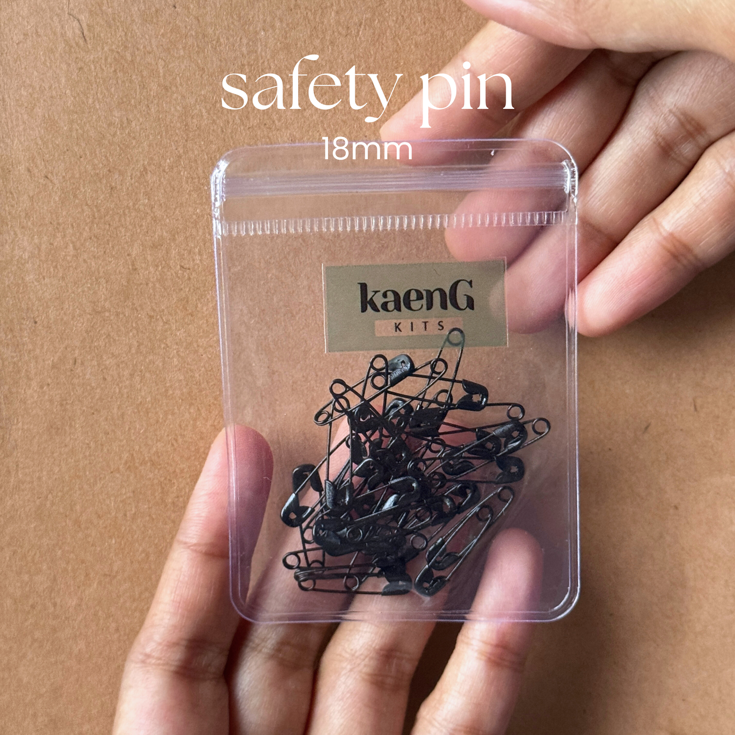 Simple 18mm Safety Pin (Travel-Friendly Ziplock Pack)